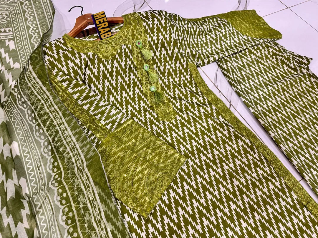 3 Pcs Women's Stitched Dobby Lawn Printed Suit