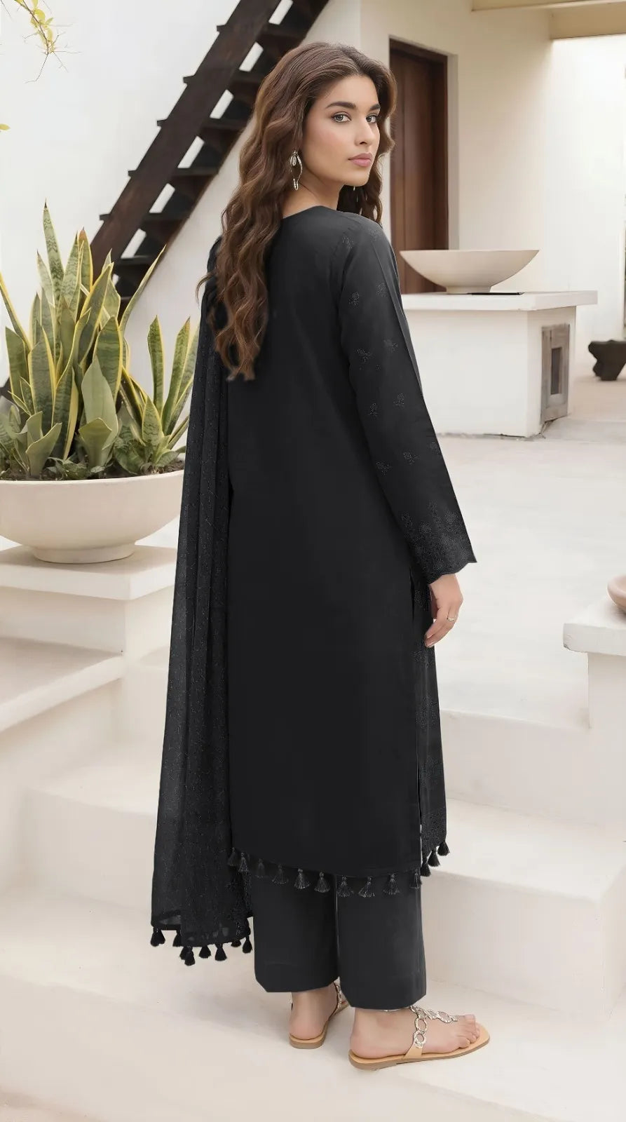 3 Pcs Women's Unstitched Embroidered Suit